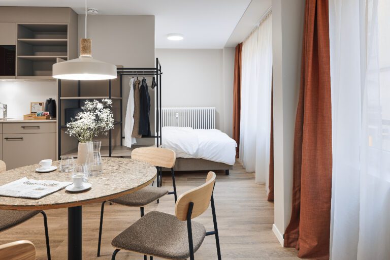 Studio Family Tisch Und Bett Edit Stay Sunday Hornergasse By Patrick Armbruster